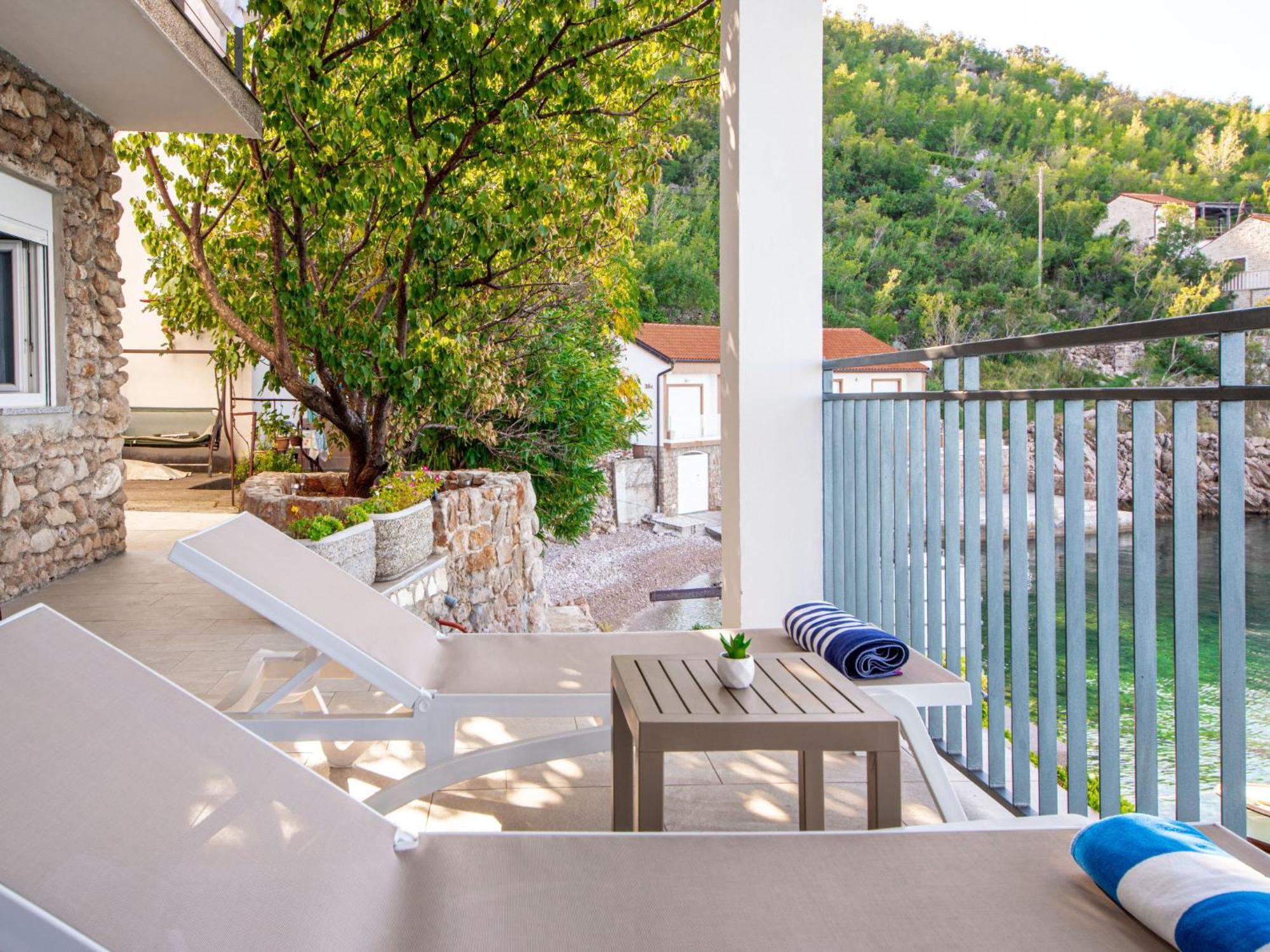 Apartment Bajadera Jablanac Bagian luar foto
